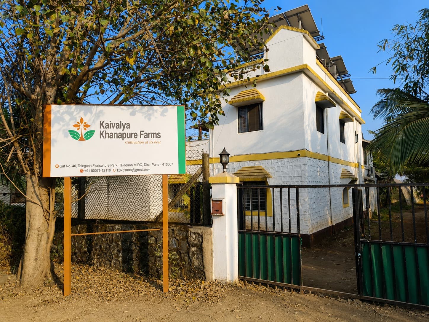 Kaivalya Khanapure Farms Signboard and Solar Facility
